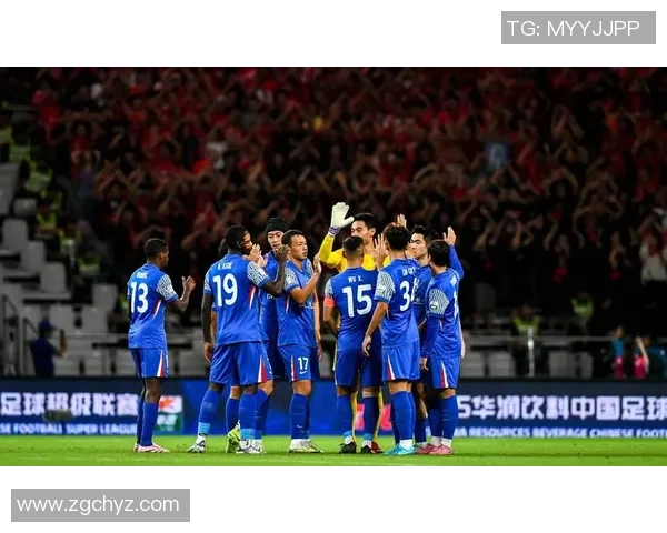 足球明星隐私遭侵犯引发热议球迷与媒体的道德界限何在